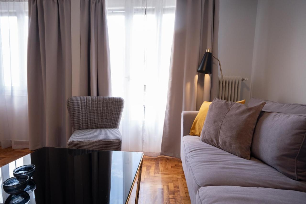 Daphnes Luxury Athens Center Apartment Buitenkant foto